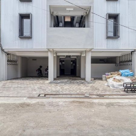 RedDoorz Syariah near Galeria Mall Yogyakarta Bagian luar foto