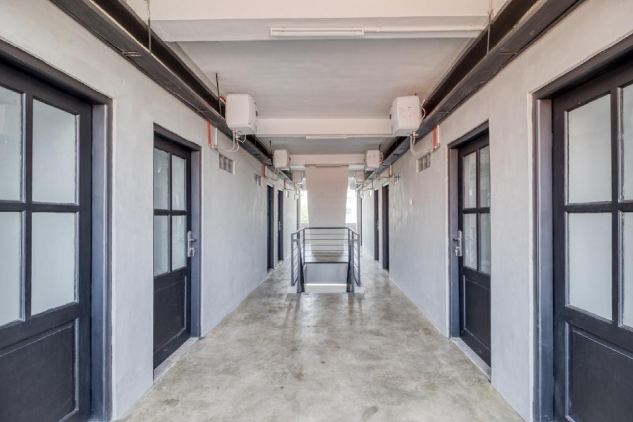 RedDoorz Syariah near Galeria Mall Yogyakarta Bagian luar foto